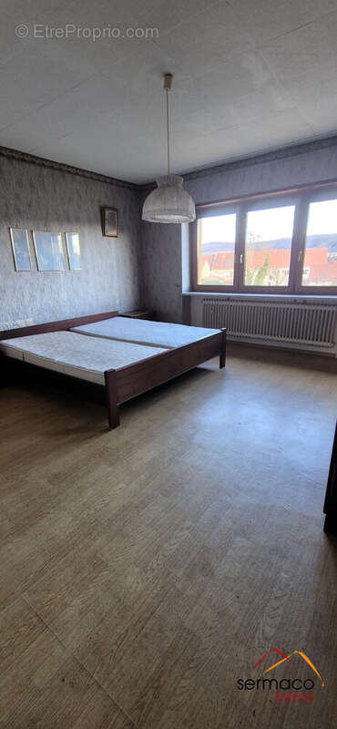 chambre 2 étage - Maison à GROSBLIEDERSTROFF