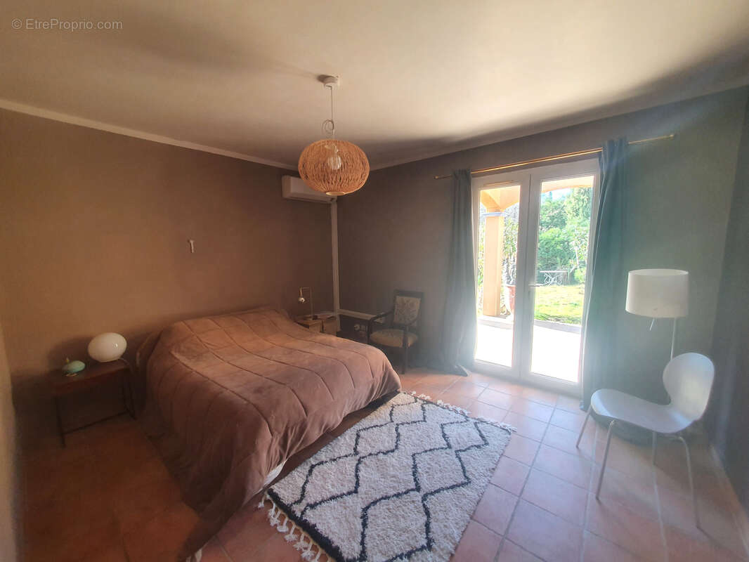 Maison à COMBAILLAUX