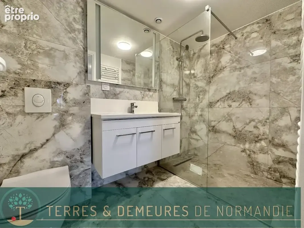 Dernier étage, vue dégagée : Studio cosy de 26,80m² à Dieppe, 76. - photo 6