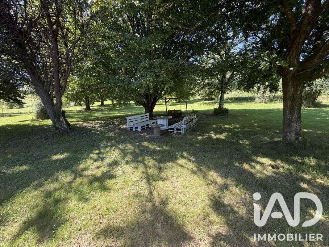Maison 155 m² à Tauriac  - photo 9