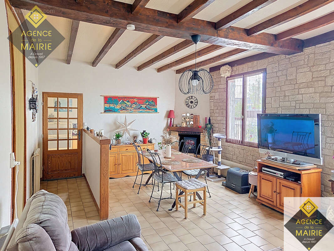 Maison à VIGNEUX-SUR-SEINE