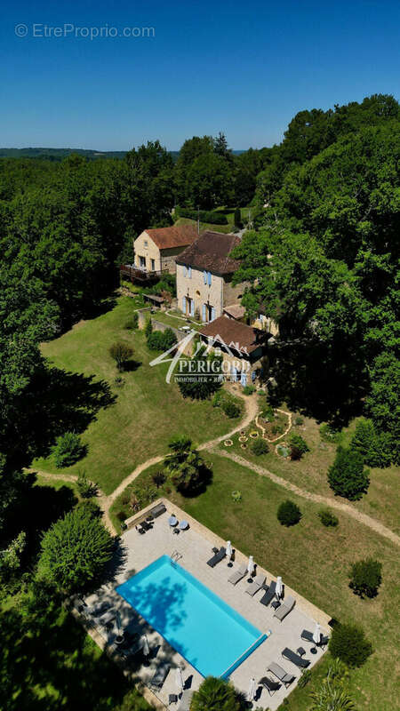 Maison à LE BUISSON-DE-CADOUIN