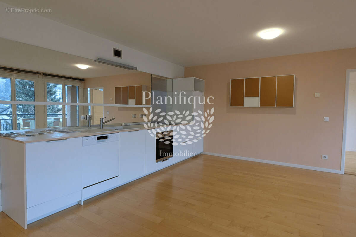 Appartement à DIVONNE-LES-BAINS