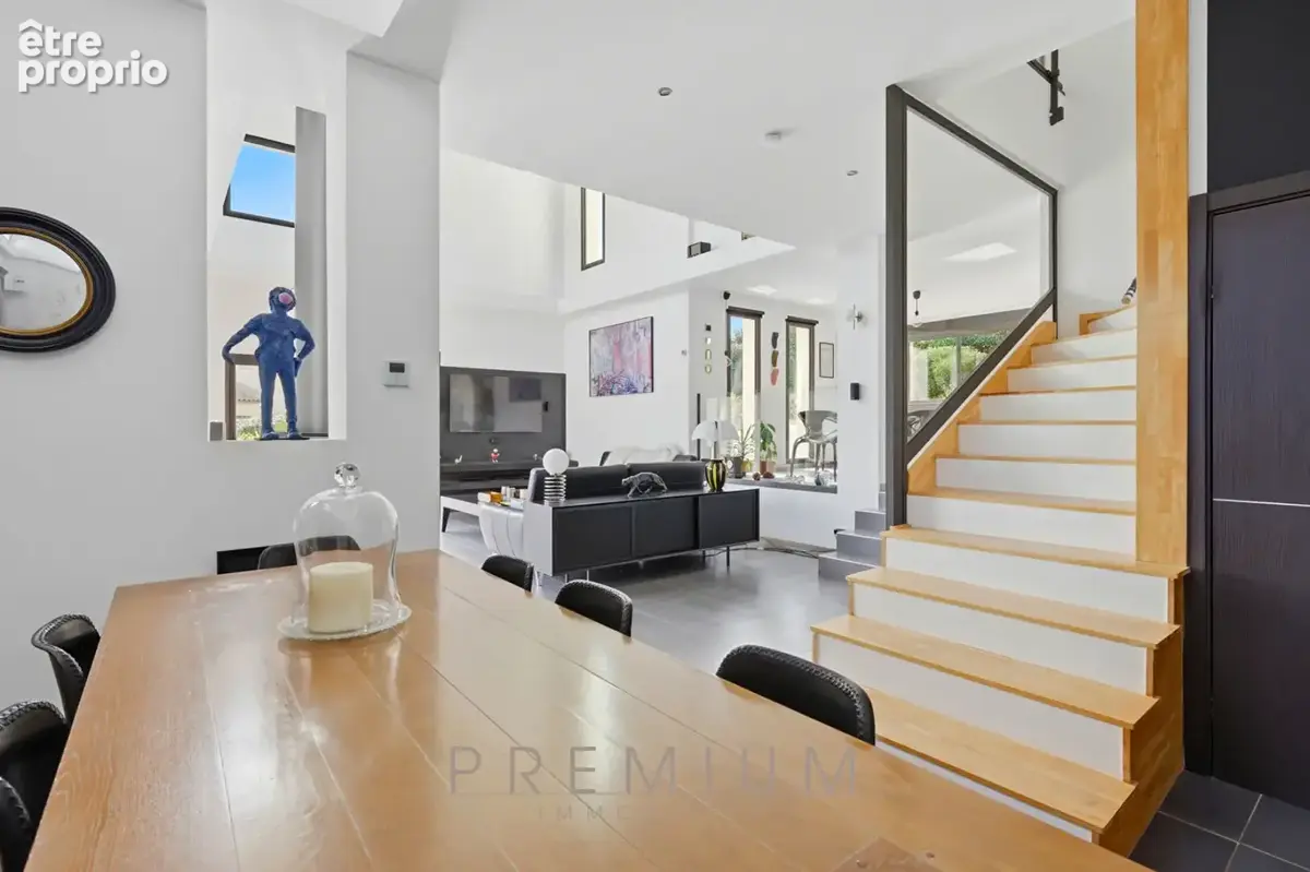 Villa d'architecte baignée de lumière. - photo 7