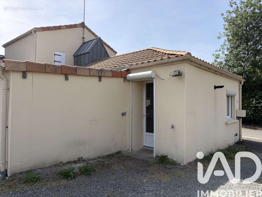 Photo 2 - Maison à SAINT-VARENT