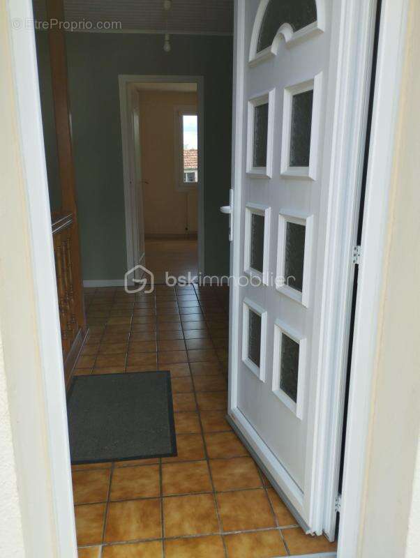 Maison de plain-pied en ville - photo 7
