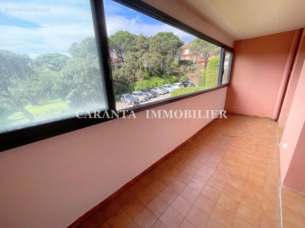 Vente appartement T2 Sainte-Maxime avec loggia fermée, cave et possibilté garage en sus - photo 4