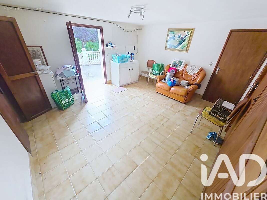 Maison 90 m² à Javerlhac-Et-La-Chapelle-Saint-Robert  - photo 3