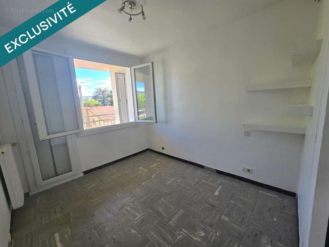 Photo 9 - Appartement à CHATEAU-ARNOUX-SAINT-AUBAN