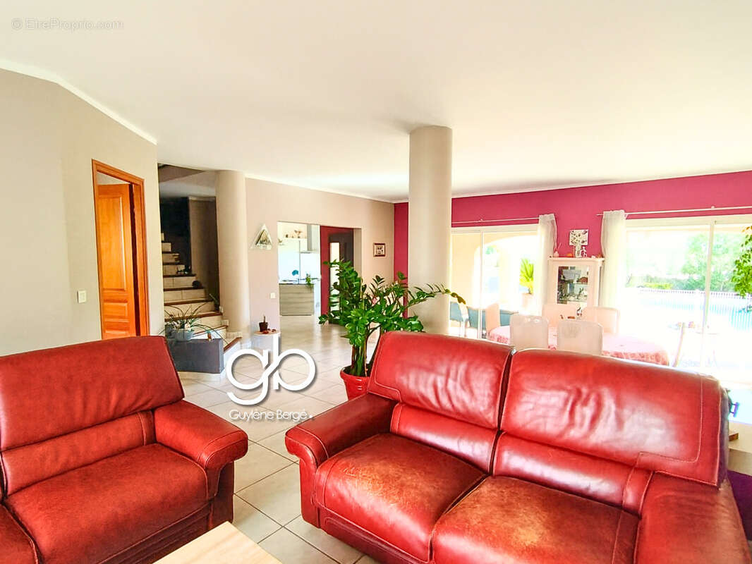 Villa traditionnelle 192 m2 avec jardin fruitier et pool house en bois - - photo 5