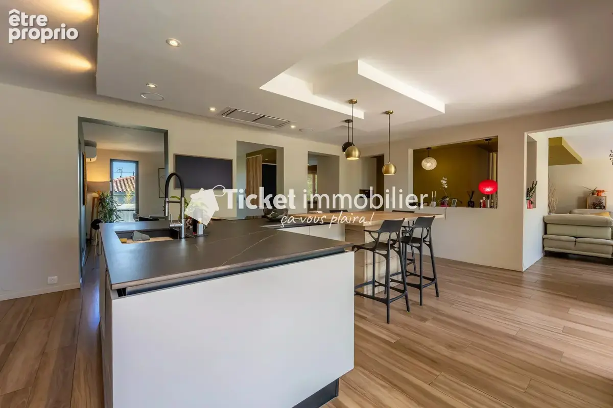 Villa 7 pièces de 304,16m2 avec piscine, carport hors couloir aérien - photo 29