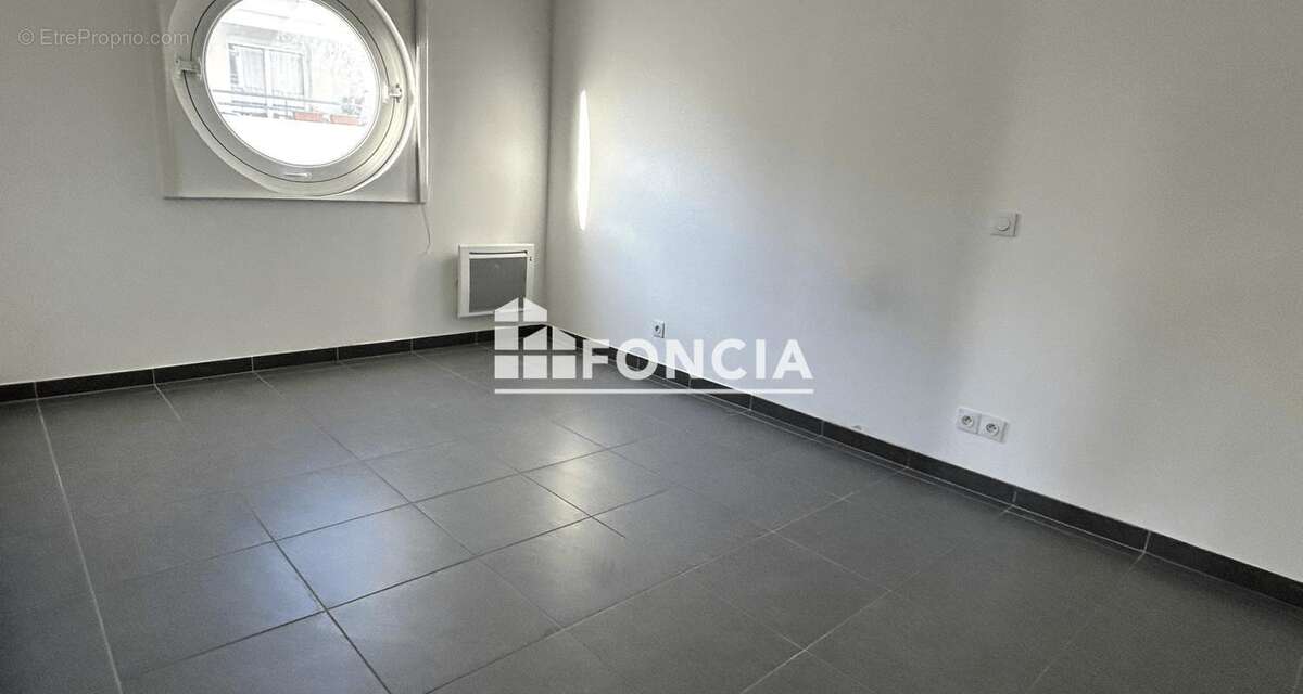 Appartement à MARSEILLE-4E