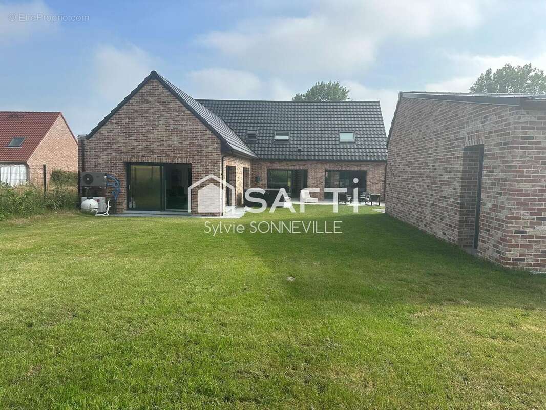 Maison 255 m² à Millam  - photo 9