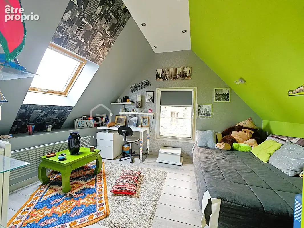 À 10 minutes de RAMBOUILLET, propriété de 220 m² habitable sur terrain de 940 m² avec une magnifique piscine de 5 M par 10 M - photo 16