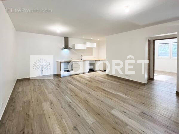 Appartement à SAINT-GENIS-LAVAL