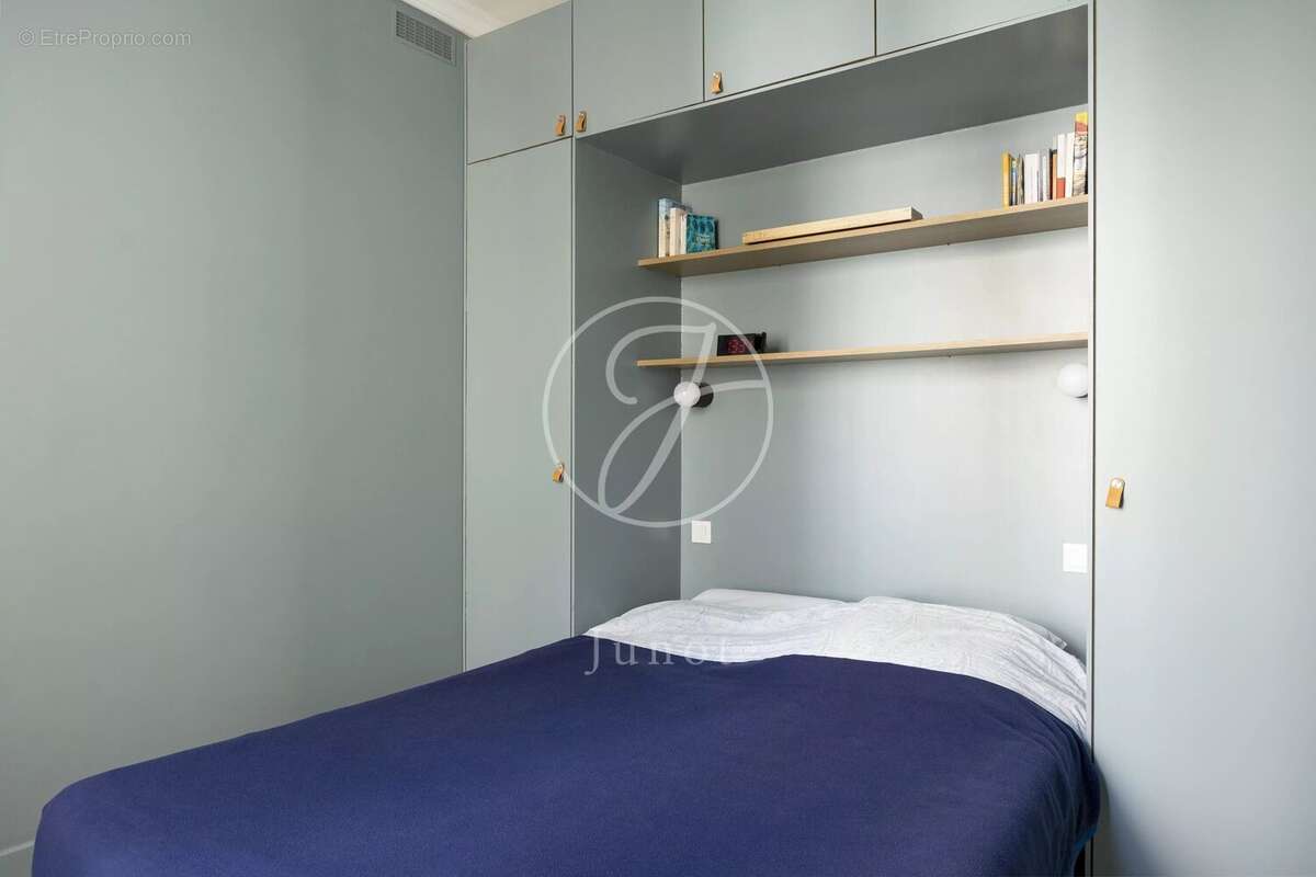 Appartement à PARIS-7E