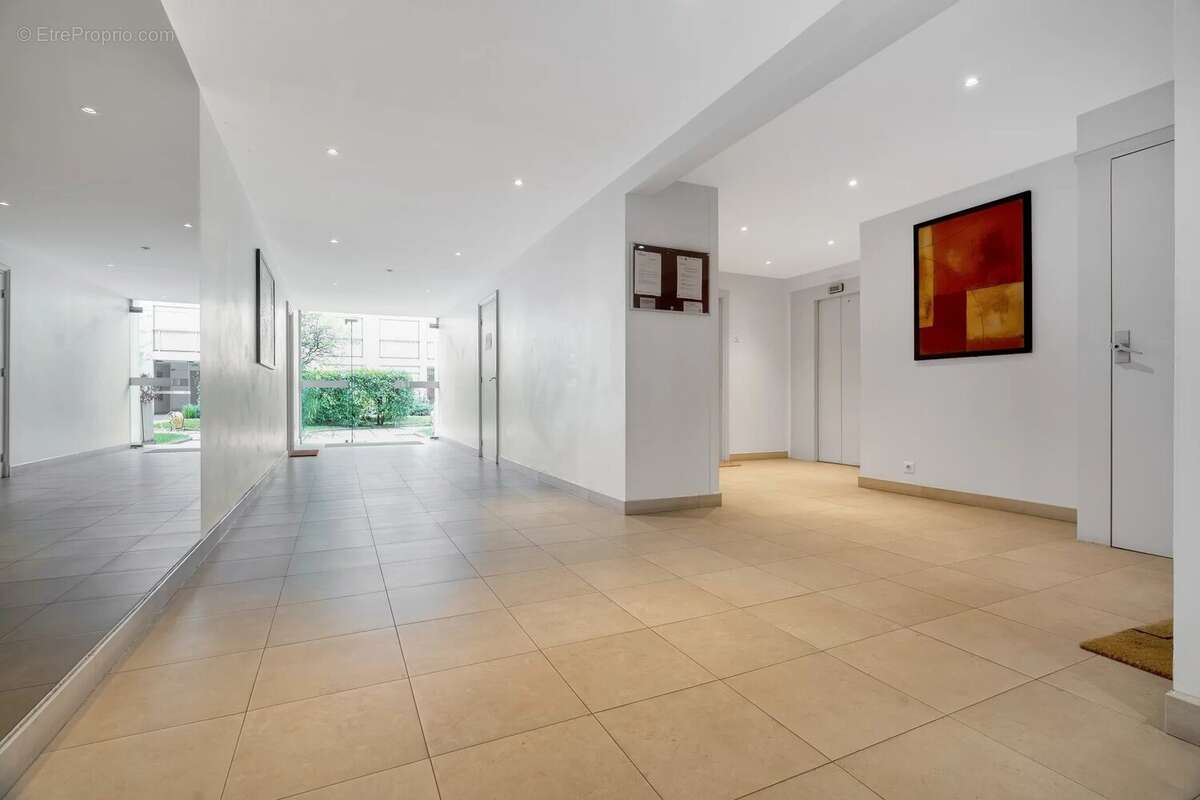 Appartement à NEUILLY-SUR-SEINE