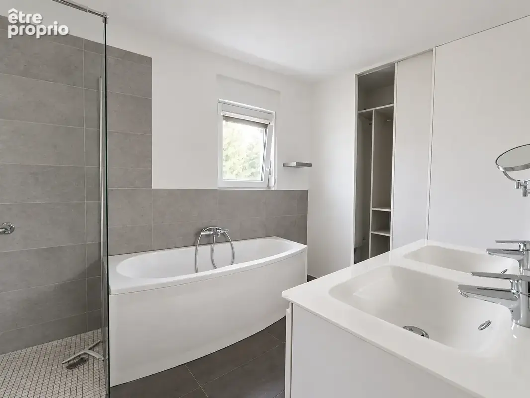 Maison familiale rénovée à Anhiers - photo 10