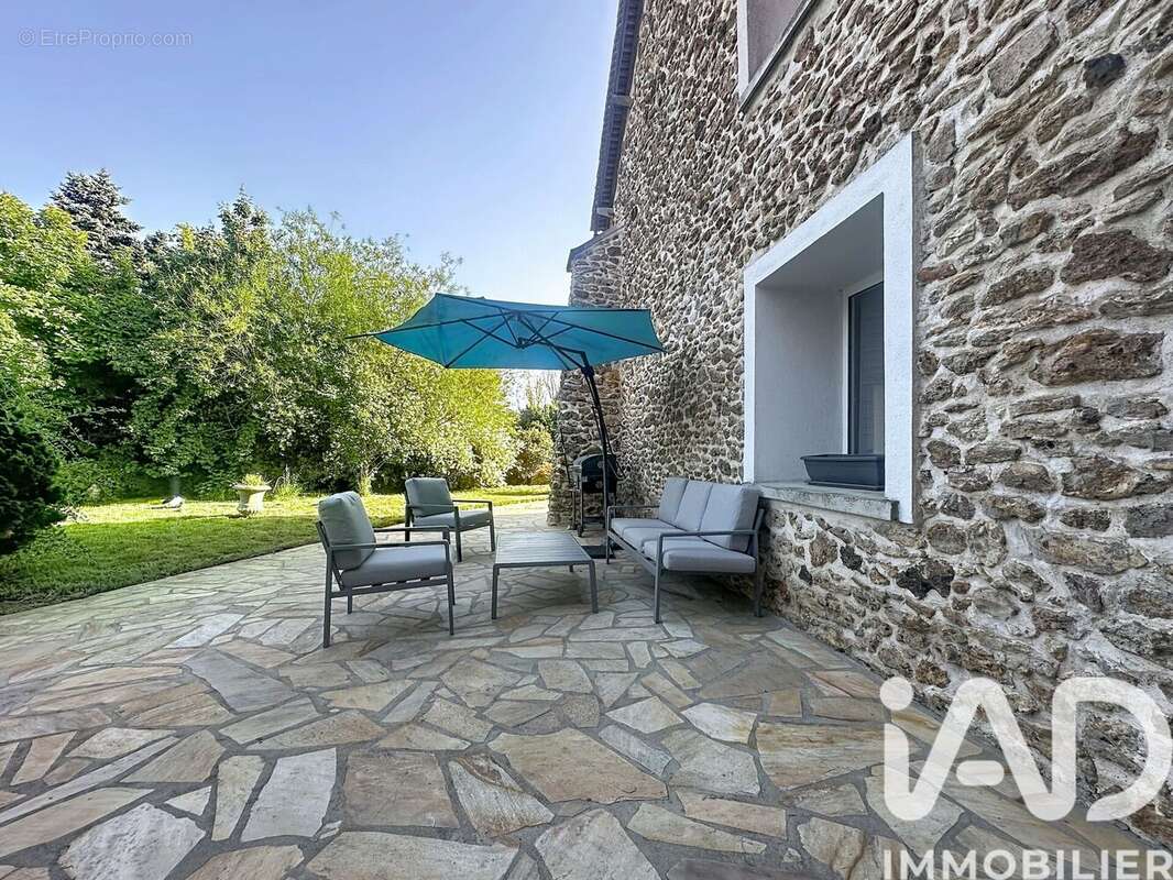 Maison 350 m² à Vieille-Eglise-En-Yvelines  - photo 8