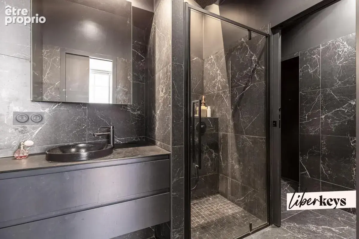 Appartement 2 pièces rénové de 48,37 m² - "Galerie Véro Dodat" - Paris 1 - photo 7