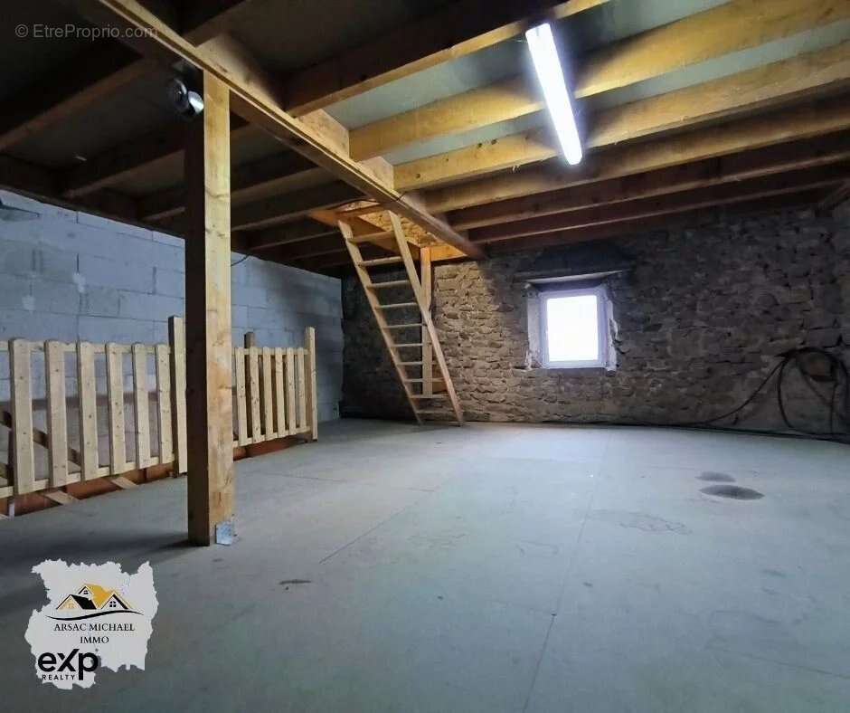 Maison à VERNET-LA-VARENNE