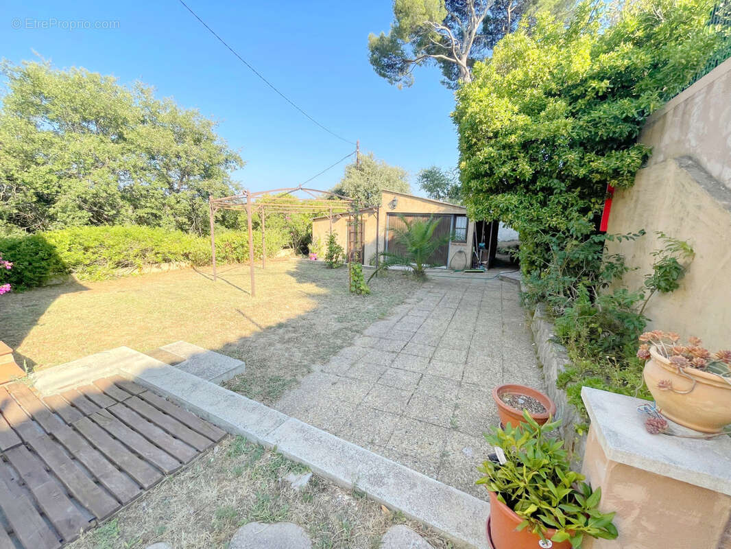 Villa de 130 m2 habitables avec 4 chambres et terrain de 1425 m2 secteur sud - photo 11