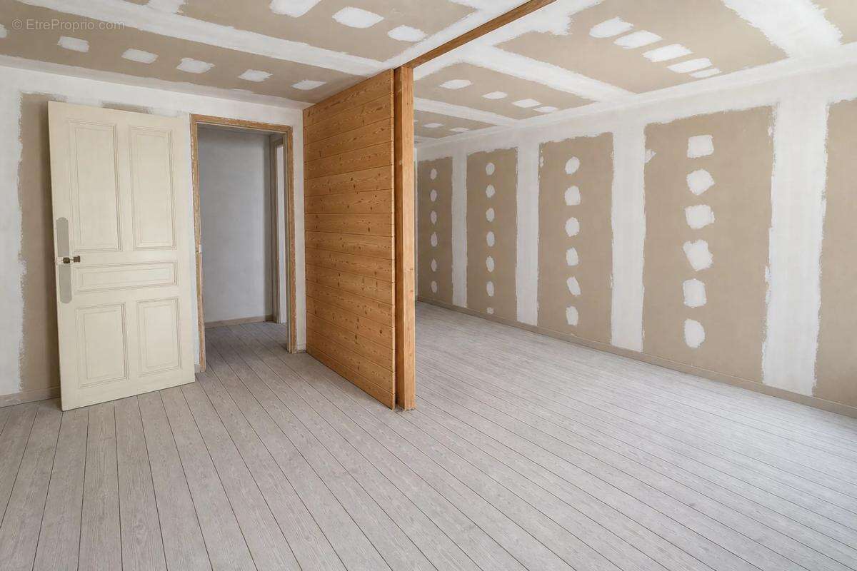 Appartement de 198 m² à Barcelonnette - Loué - photo 10