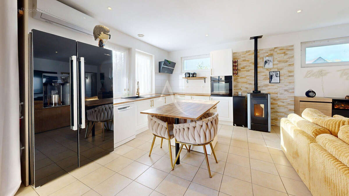 Maison à JOUY-LE-MOUTIER