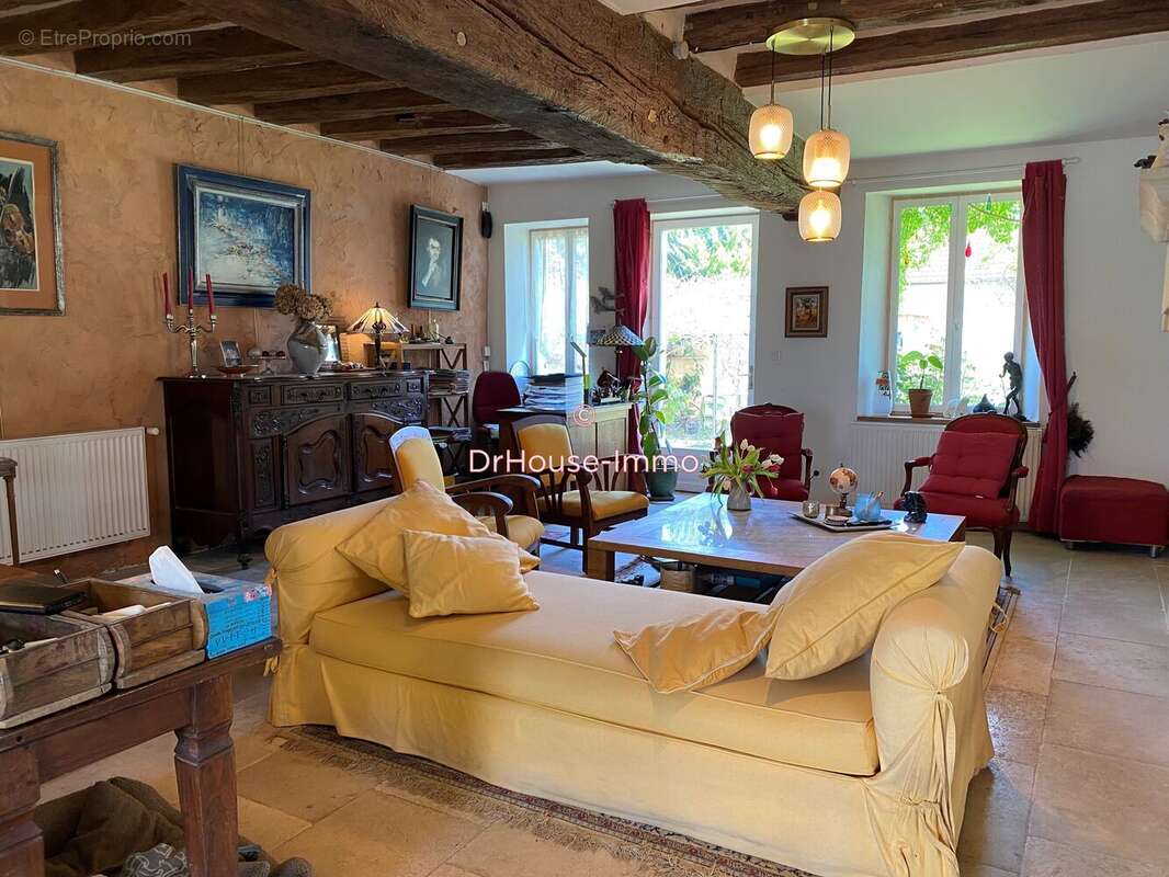 Maison à TOUCY