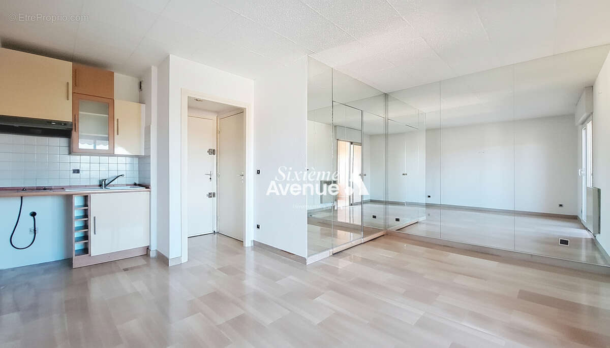 Appartement à MOUGINS