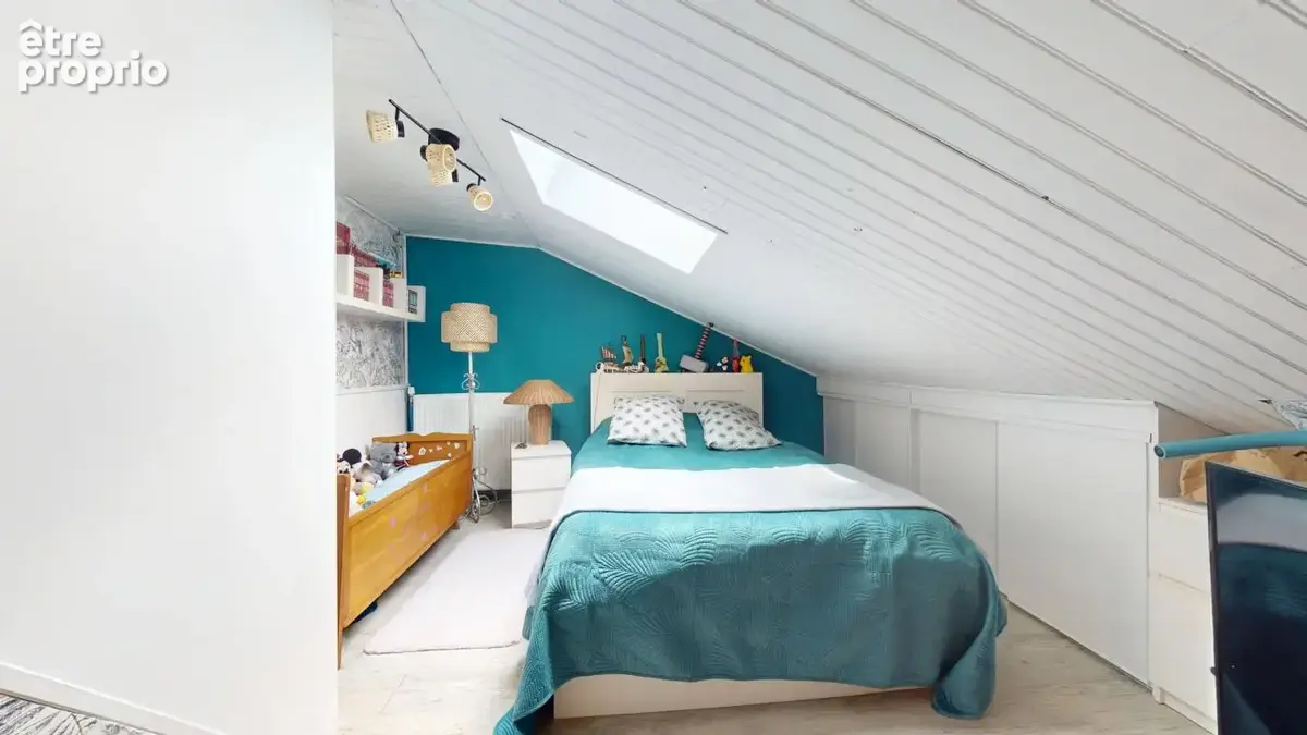 A VENDRE : Maison 6 pièces avec cour et jardin  ( à 20 mins de REIMS via l'autoroute A34) - photo 8