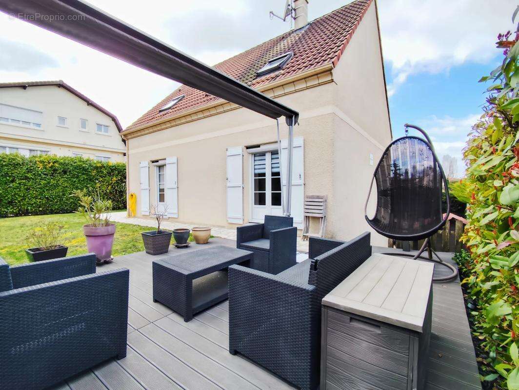 Maison à VERNEUIL-SUR-SEINE