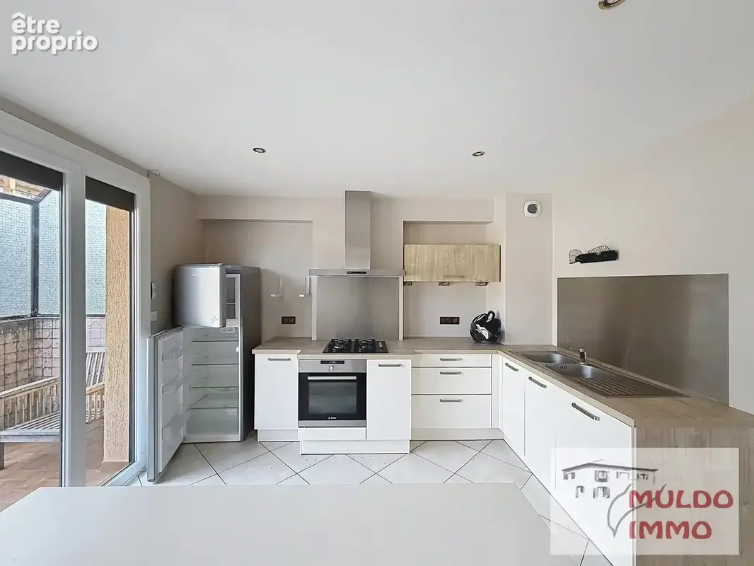OYONNAX CENTRE – Maison 207 m² –  3 garages - photo 4