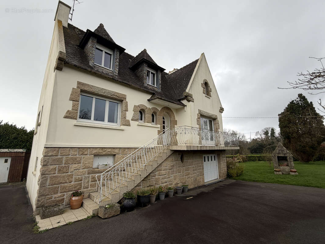 Maison à PLOUIGNEAU