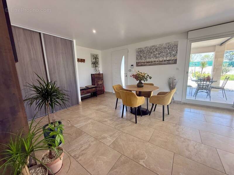 Maison à VILLEMOUSTAUSSOU