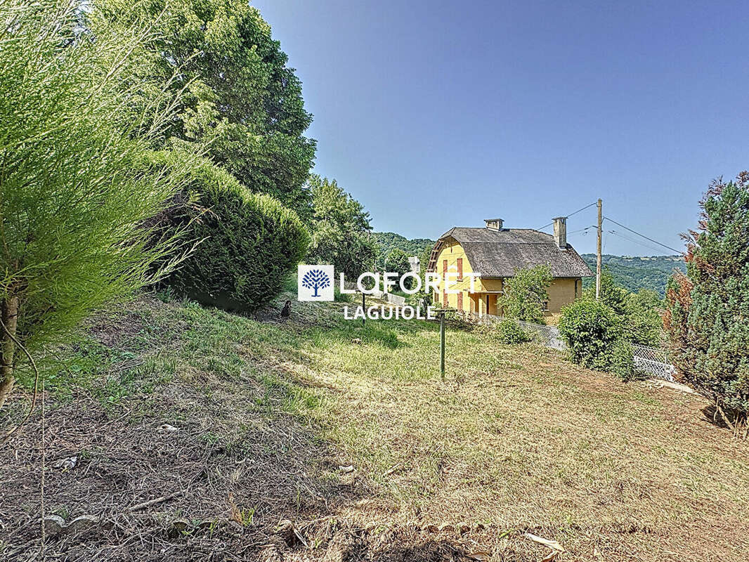 Maison à SAINTE-GENEVIEVE-SUR-ARGENCE