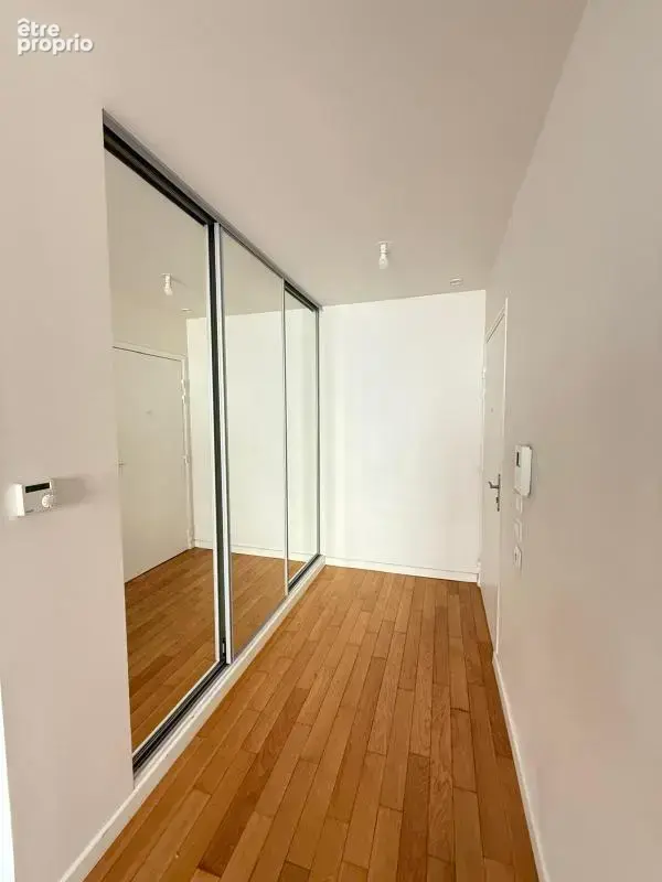 2 pieces immeuble recent - a22 - photo 8