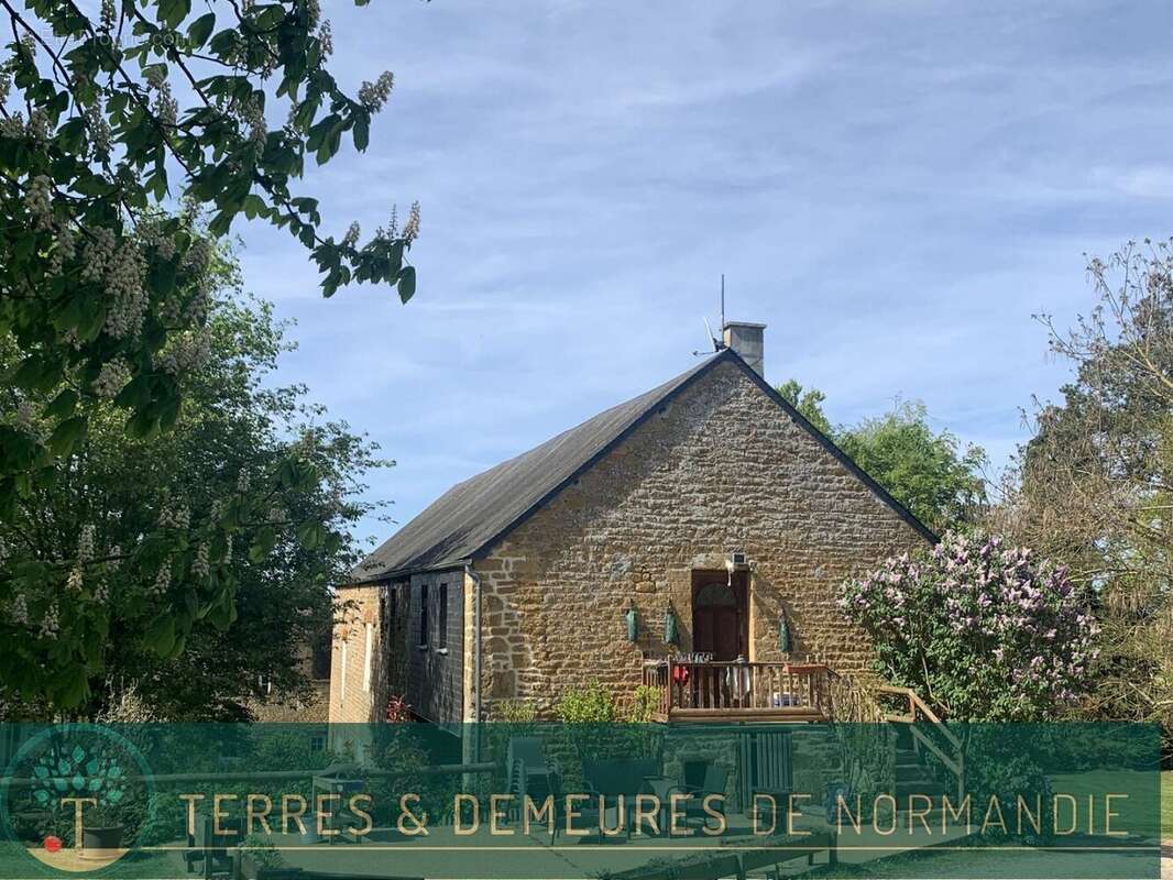 Maison à MESLAY