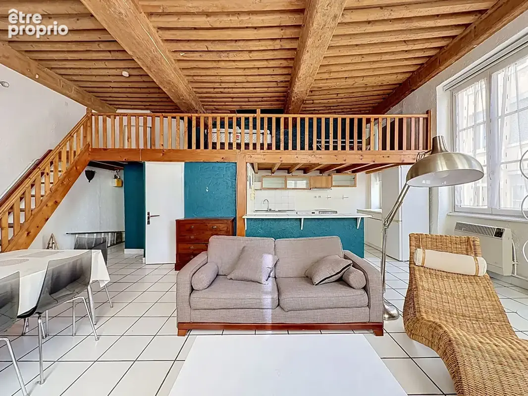 A VENDRE Appartement d'angle de 49 m² (66 m² utiles) Pentes de la Croix Rousse - photo 4