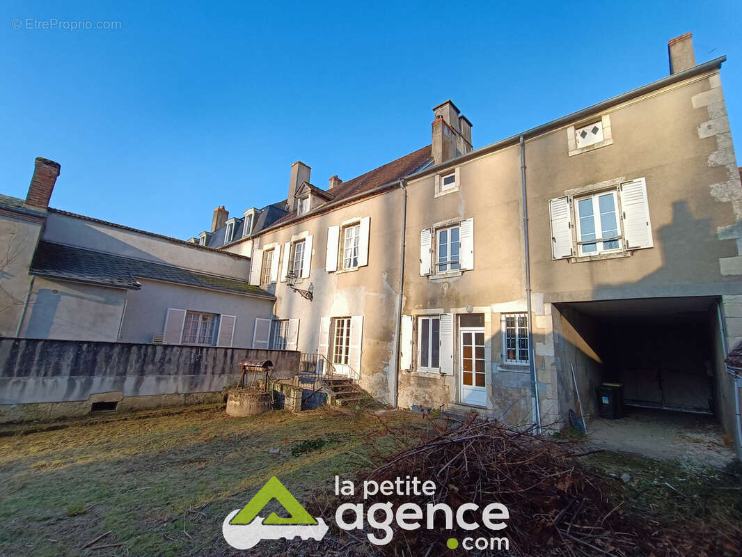 Appartement à SANCERGUES