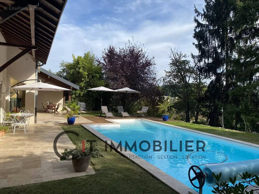 Maison à LA TOUR-DU-PIN