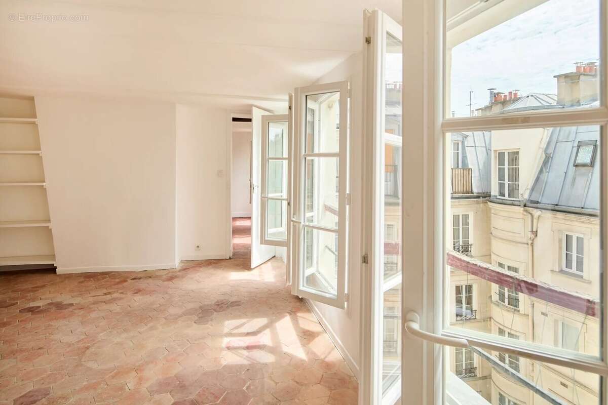 Appartement à PARIS-7E