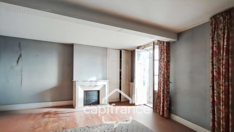 Appartement à SAINTE-LIVRADE-SUR-LOT