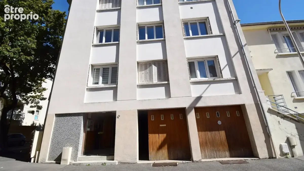 A VENDRE - Plan d'eau - Appartement 4 pièces avec garage et cave. - photo 12
