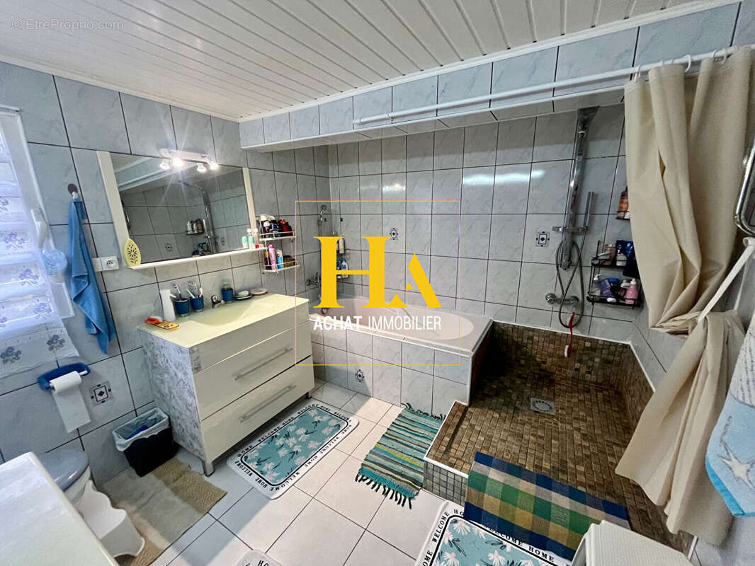 Ensemble  immobilier  de 3 logements - TAN ROUGE - photo 6