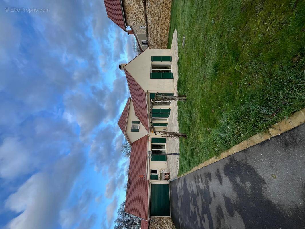 Maison à TOURNAN-EN-BRIE