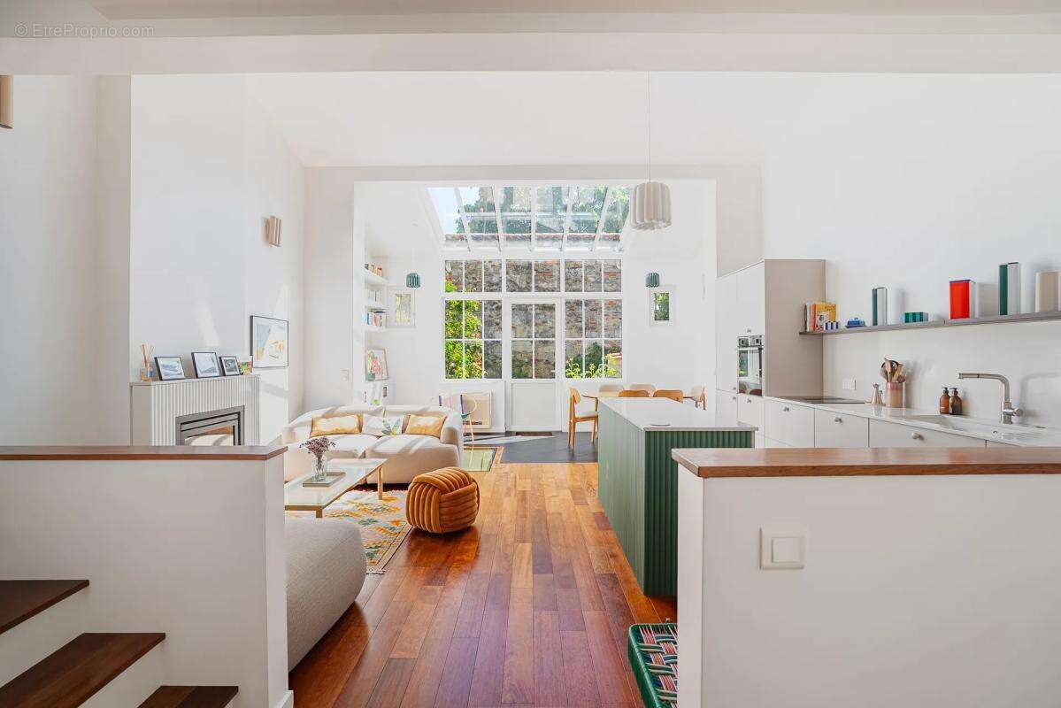 Maison en pierre rénovée de 142m² avec jardin – Saint Seurin - photo 13