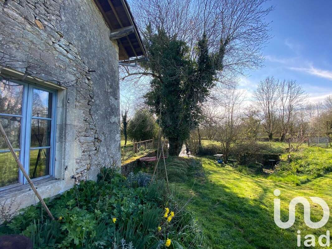 Photo 2 - Maison à EXIREUIL