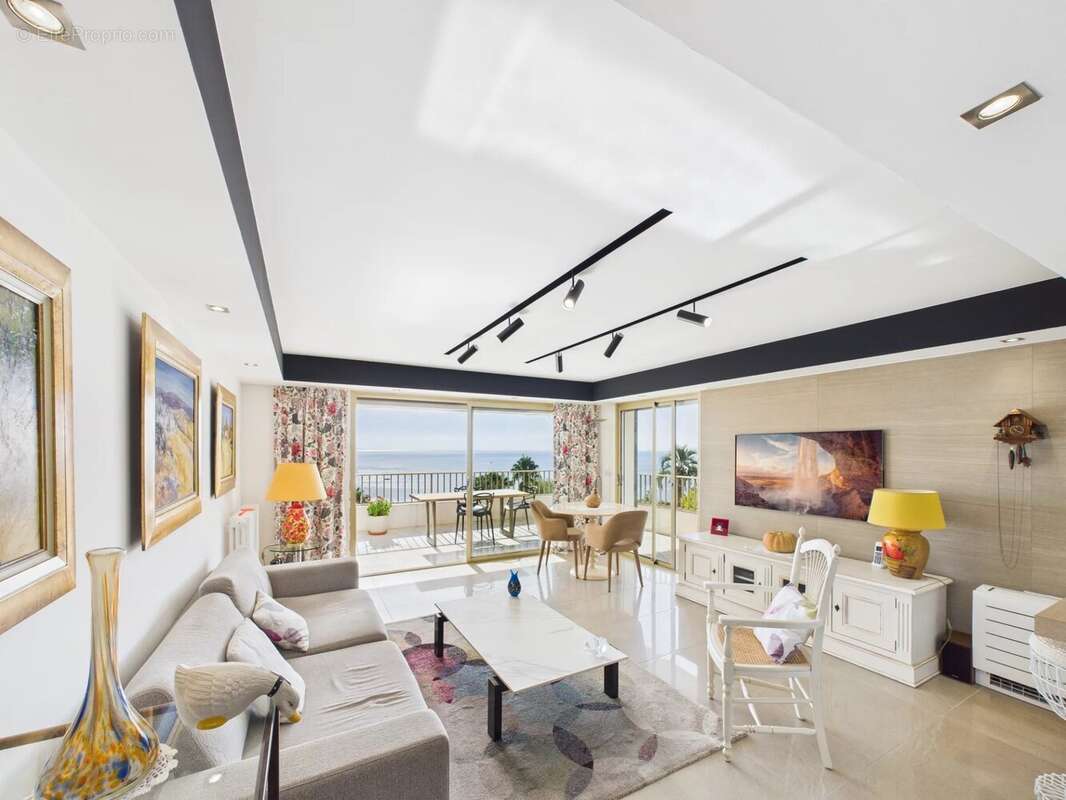 Appartement à VALLAURIS