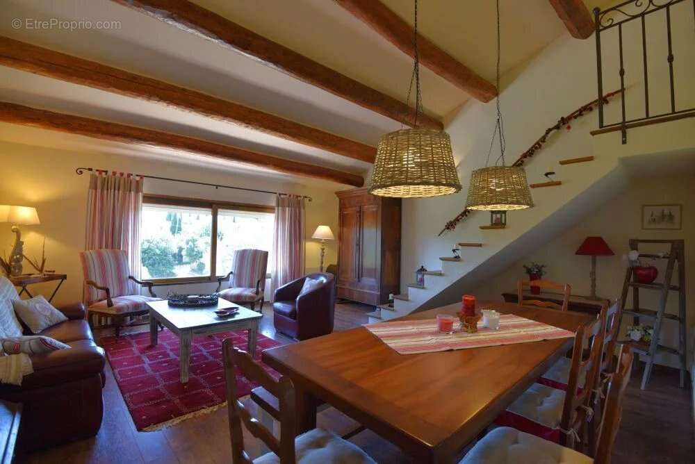 Maison à BAGNOLS-EN-FORET